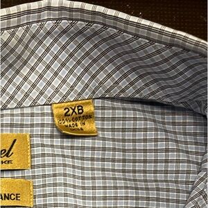 Roundtree and Yorke dress shirt. Gold label